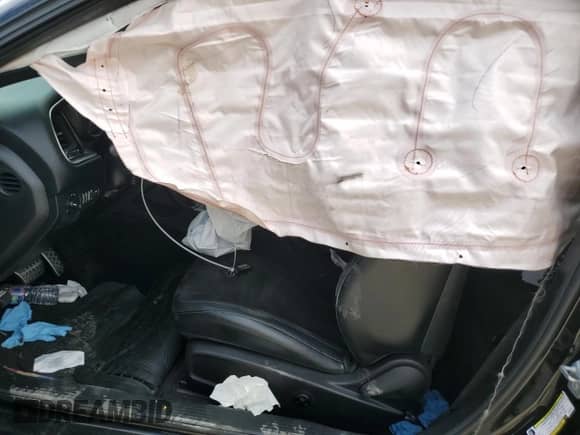 2017 Dodge Challenger 392 Hemi Scat Pack Shaker z VIN 2C3CDZFJ5HH594084, wystawiony jako Copart lot #68770185 z przebiegiem 125 847 mil mil oraz Szkoda całkowita • Salvage title. Historia ofert i sprzedaży dostępna na DreamBid. Obrazek 7.