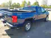 2017 Chevrolet Silverado 1500 LT z VIN 1GCVKREC4HZ396769, wystawiony jako IAAI lot #43465061 z przebiegiem 126 379 mil mil oraz . Historia ofert i sprzedaży dostępna na DreamBid. Obrazek 4.