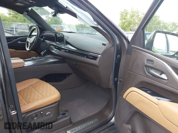 2021 Cadillac Escalade Premium Luxury with VIN 1GYS4CKL6MR264678, listed as a IAAI auction lot 42470069 with 26,611 mi miles and . Bid and sale history available at DreamBid. Image 5.