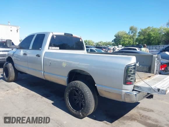 2006 Dodge 2500 SLT z VIN 1D7KS28C16J151063, wystawiony jako IAAI lot #42454688 z przebiegiem 284 260 mil mil oraz . Historia ofert i sprzedaży dostępna na DreamBid. Obrazek 3.