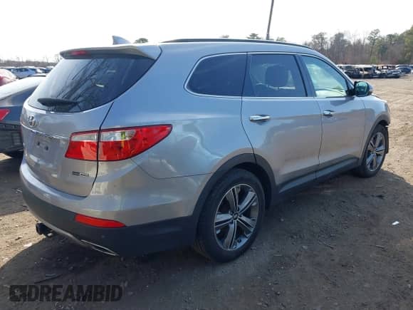 2016 Hyundai Santa Fe Limited with VIN KM8SRDHF9GU140044, listed as a IAAI auction lot 41758762 with 102,914 mi miles and . Bid and sale history available at DreamBid. Image 4.