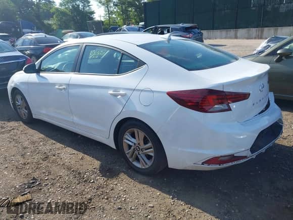2019 Hyundai Elantra SEL z VIN 5NPD84LF3KH419502, wystawiony jako IAAI lot #42594176 z przebiegiem 70 545 mil mil oraz . Historia ofert i sprzedaży dostępna na DreamBid. Obrazek 3.