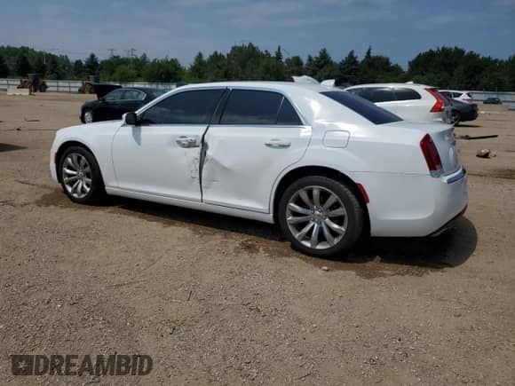2018 Chrysler 300 Touring L с VIN 2C3CCAAG8JH250061, выставлен на аукционе Copart как лот 65603675 с пробегом 102 410 миль миль и Списание • Salvage title. История ставок и продаж доступна на DreamBid. Изображение 2.