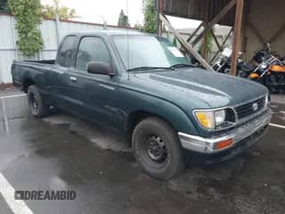 1996 Toyota Tacoma z VIN 4TAVL52N4TZ165290, wystawiony jako IAAI lot #43328968 z przebiegiem 136 569 mil mil oraz . Historia ofert i sprzedaży dostępna na DreamBid. Obrazek 1.