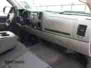 2012 Chevrolet Silverado 1500 LS z VIN 3GCPCREA1CG237415, wystawiony jako IAAI lot #43135420 z przebiegiem 215 687 mil mil oraz . Historia ofert i sprzedaży dostępna na DreamBid. Obrazek 5.