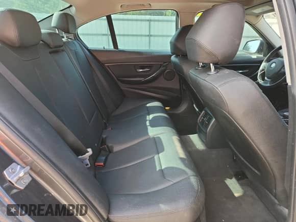 2014 BMW 3 Series 320i с VIN WBA3B1G55ENN90220, выставлен на аукционе Copart как лот 86679485 с пробегом 154 256 миль миль и Чистый • Clean title. История ставок и продаж доступна на DreamBid. Изображение 10.