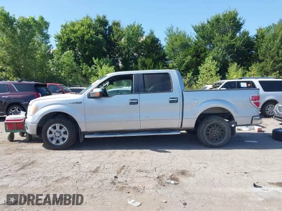 2013 Ford F-150 XL z VIN 1FTFW1CF5DKD79988, wystawiony jako IAAI lot #42863106 z przebiegiem 168 427 mil mil oraz . Historia ofert i sprzedaży dostępna na DreamBid. Obrazek 15.