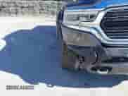 2019 Ram 1500 Limited z VIN 1C6SRFHT4KN588563, wystawiony jako IAAI lot #43503144 z przebiegiem 54 603 mil mil oraz . Historia ofert i sprzedaży dostępna na DreamBid. Obrazek 17.