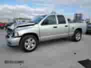 2005 Dodge 1500 ST z VIN 1D7HA18N35J578428, wystawiony jako Copart lot #87618215 z przebiegiem 54 688 mil mil oraz Szkoda całkowita • Salvage title. Historia ofert i sprzedaży dostępna na DreamBid. Obrazek 1.