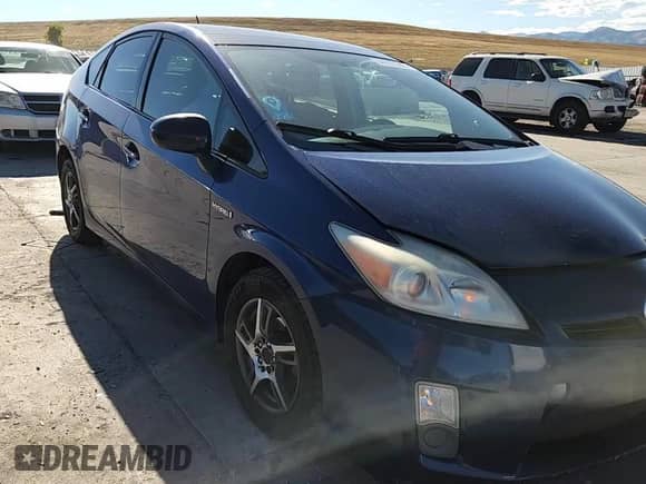 2011 Toyota Prius III with VIN JTDKN3DUXB0275323, listed as a Copart auction lot 84953585 with 311,460 mi miles and Salvage title. Bid and sale history available at DreamBid. Image 13.