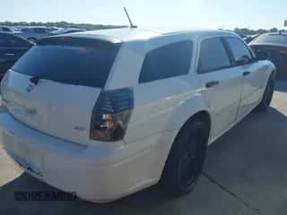 2008 Dodge Magnum SXT with VIN 2D4FV37V68H214404, listed as a IAAI auction lot 43391260 with 262,069 mi miles and . Bid and sale history available at DreamBid. Image 4.