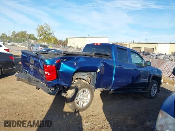 2018 Chevrolet Silverado 1500 LT z VIN 1GCVKREC0JZ114391, wystawiony jako IAAI lot #43417165 z przebiegiem 112 708 mil mil oraz . Historia ofert i sprzedaży dostępna na DreamBid. Obrazek 13.