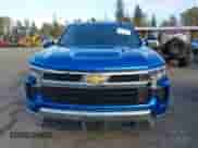 2022 Chevrolet Silverado 1500 LT z VIN 1GCPDDEK1NZ631444, wystawiony jako IAAI lot #43555685 z przebiegiem 57 360 mil mil oraz . Historia ofert i sprzedaży dostępna na DreamBid. Obrazek 12.