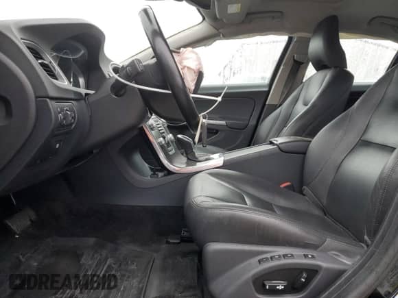 2015 Volvo S60 T5 Platinum с VIN YV1612TM1F2364517, выставлен на аукционе Copart как лот 36835394 с пробегом 91 154 миль миль и . История ставок и продаж доступна на DreamBid. Изображение 7.