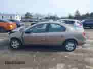 2001 Dodge Neon Highline z VIN 1B3ES46C71D183823, wystawiony jako IAAI lot #41521042 z przebiegiem 141 152 mil mil oraz . Historia ofert i sprzedaży dostępna na DreamBid. Obrazek 14.