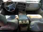 2002 Cadillac Escalade z VIN 1GYEC63T62R106614, wystawiony jako Copart lot #64429175 z przebiegiem 172 368 mil mil oraz Czysty tytuł • Clean title. Historia ofert i sprzedaży dostępna na DreamBid. Obrazek 8.