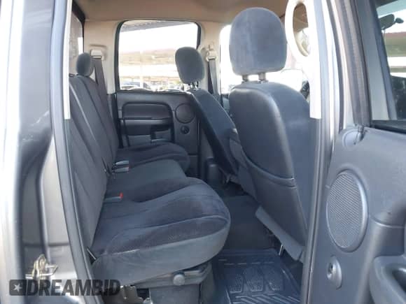 2005 Dodge 2500 SLT z VIN 1D7KS28D65J635057, wystawiony jako IAAI lot #42875824 z przebiegiem 239 295 mil mil oraz . Historia ofert i sprzedaży dostępna na DreamBid. Obrazek 8.