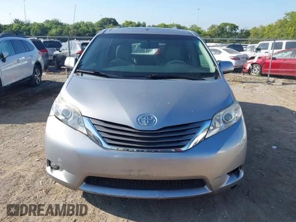 2012 Toyota Sienna XLE AAS with VIN 5TDYK3DC7CS252641, listed as a IAAI auction lot 43026895 with 220,378 mi miles and . Bid and sale history available at DreamBid. Image 12.