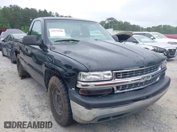2000 Chevrolet Silverado 1500 z VIN 1GCEC14T7YZ313576, wystawiony jako IAAI lot #42131120 z przebiegiem 305 082 mil mil oraz . Historia ofert i sprzedaży dostępna na DreamBid. Obrazek 1.
