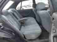 1993 Toyota Camry LE z VIN 4T1SK12E2PU176189, wystawiony jako IAAI lot #42711266 z przebiegiem 141 263 mil mil oraz . Historia ofert i sprzedaży dostępna na DreamBid. Obrazek 8.