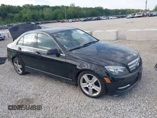 2011 Mercedes-Benz C 300 Sport z VIN WDDGF8BB3BR183246, wystawiony jako IAAI lot #42902114 z przebiegiem 155 240 mil mil oraz . Historia ofert i sprzedaży dostępna na DreamBid. Obrazek 1.