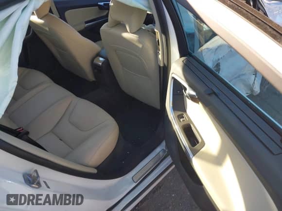 2017 Volvo S60 Inscription с VIN LYV402TK4HB125382, выставлен на аукционе IAAI как лот 41459662 с пробегом 146 554 миль миль и . История ставок и продаж доступна на DreamBid. Изображение 8.