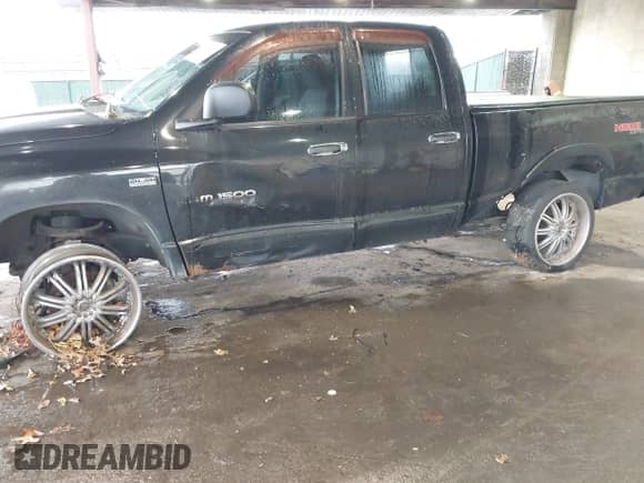 2007 Dodge 1500 SLT with VIN 1D7HU182X7S135526, listed as a IAAI auction lot 41031813 with 81,520 mi miles and . Bid and sale history available at DreamBid. Image 6.