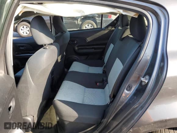 2016 Toyota Prius One z VIN JTDKDTB33G1129778, wystawiony jako Copart lot #84056165 z przebiegiem 108 571 mil mil oraz Szkoda całkowita • Salvage title. Historia ofert i sprzedaży dostępna na DreamBid. Obrazek 10.