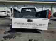 1999 Chevrolet Silverado 1500 с VIN 1GCEC14W9XE200521, выставлен на аукционе Copart как лот 71100125 с пробегом 339 452 миль миль и Списание • Salvage title. История ставок и продаж доступна на DreamBid. Изображение 6.