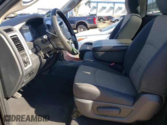 2010 Dodge 1500 Sport z VIN 3D7JV1ET4AG165373, wystawiony jako Copart lot #68044944 z przebiegiem 105 516 mil mil oraz Szkoda całkowita • Salvage title. Historia ofert i sprzedaży dostępna na DreamBid. Obrazek 7.