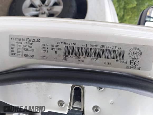 2016 Ram 1500 Outdoorsman z VIN 1C6RR7TM7GS326050, wystawiony jako IAAI lot #42678281 z przebiegiem 153 750 mil mil oraz . Historia ofert i sprzedaży dostępna na DreamBid. Obrazek 9.