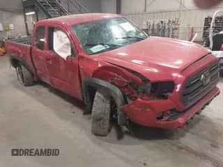 2019 Toyota Tacoma SR5 z VIN 5TFSZ5AN6KX207878, wystawiony jako IAAI lot #42954679 z przebiegiem 74 733 mil mil oraz . Historia ofert i sprzedaży dostępna na DreamBid. Obrazek 1.