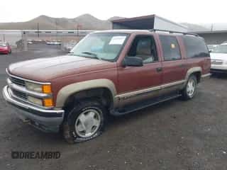 1998 Chevrolet Suburban с VIN 1GNFK16R9WJ305538, выставлен на аукционе IAAI как лот 43449665 с пробегом 273 952 миль миль и . История ставок и продаж доступна на DreamBid. Изображение 2.