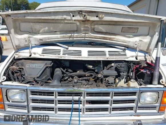 1992 Dodge Cargo z VIN 2B6HB21Y9NK146890, wystawiony jako IAAI lot #41667306 z przebiegiem 168 918 mil mil oraz . Historia ofert i sprzedaży dostępna na DreamBid. Obrazek 10.