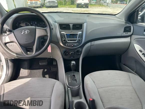 2017 Hyundai Accent Value Edition с VIN KMHCT4AE5HU333302, выставлен на аукционе Copart как лот 87422275 с пробегом 95 303 миль миль и Чистый • Clean title. История ставок и продаж доступна на DreamBid. Изображение 9.