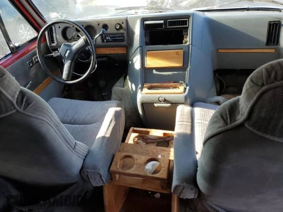 1989 Chevrolet Chevy Van с VIN 1GBEG25K1K7188534, выставлен на аукционе Copart как лот 65769724 с пробегом 72 888 миль миль и На запчасти • Non repairable. История ставок и продаж доступна на DreamBid. Изображение 8.