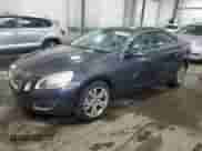 2013 Volvo S60 T6 R-Design Platinum с VIN YV1902FH1D1229913, выставлен на аукционе Copart как лот 71681125 с пробегом 129 365 миль миль и Чистый • Clean title. История ставок и продаж доступна на DreamBid. Изображение 1.