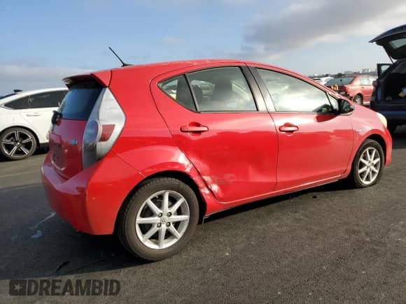 2012 Toyota Prius Two with VIN JTDKDTB32C1018648, listed as a Copart auction lot 82446335 with 365,874 mi miles and Salvage title. Bid and sale history available at DreamBid. Image 3.