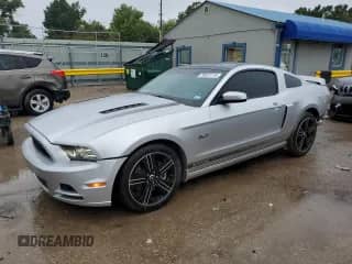 2014 Ford Mustang GT z VIN 1ZVBP8CF7E5318546, wystawiony jako Copart lot #70637715 z przebiegiem 24 495 mil mil oraz Szkoda całkowita • Salvage title. Historia ofert i sprzedaży dostępna na DreamBid. Obrazek 1.
