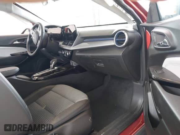 2024 Chevrolet Trax LT с VIN KL77LHE2XRC082844, выставлен на аукционе IAAI как лот 43189374 с пробегом 19 578 миль миль и . История ставок и продаж доступна на DreamBid. Изображение 5.