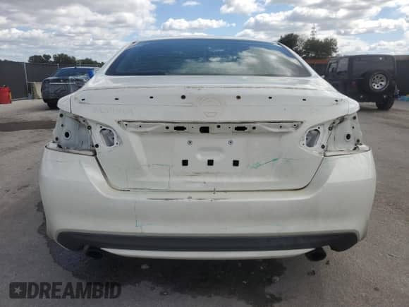 2016 Nissan Altima SR with VIN 1N4AL3AP2GC265512, listed as a Copart auction lot 84906895 with 196,243 mi miles and Salvage title. Bid and sale history available at DreamBid. Image 6.