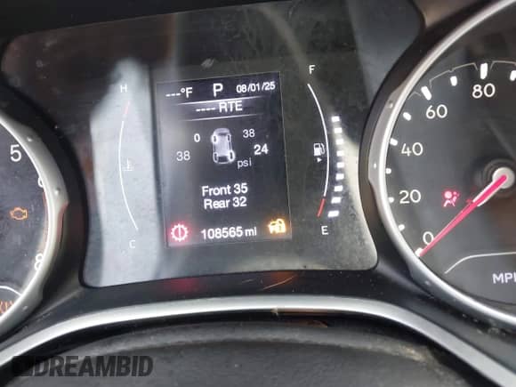 2019 Jeep Compass Altitude z VIN 3C4NJCBB0KT802623, wystawiony jako IAAI lot #42862871 z przebiegiem 108 565 mil mil oraz . Historia ofert i sprzedaży dostępna na DreamBid. Obrazek 7.