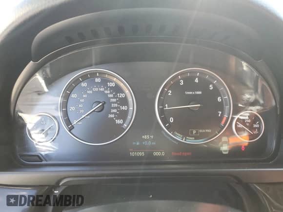 2015 BMW 5 Series 528i xDrive with VIN WBA5A7C52FD627302, listed as a Copart auction lot 81716085 with 101,095 mi miles and Salvage title. Bid and sale history available at DreamBid. Image 9.