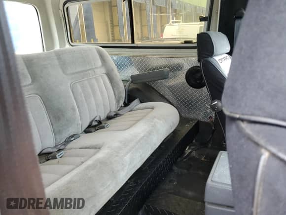 1988 Chevrolet Blazer с VIN 1GNEV18K5JF143423, выставлен на аукционе Copart как лот 55763905 с пробегом 93 600 миль миль и Чистый • Clean title. История ставок и продаж доступна на DreamBid. Изображение 11.