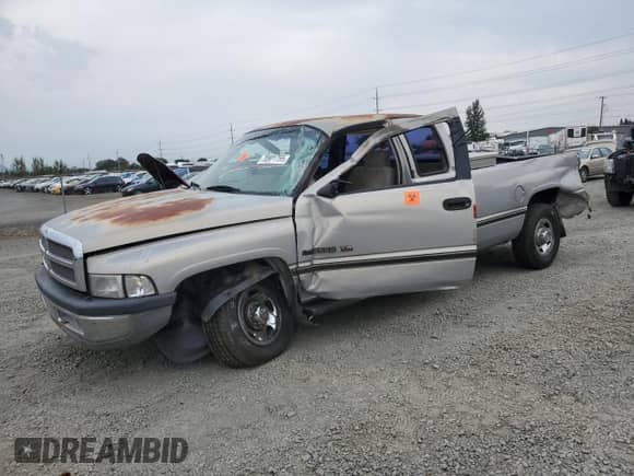 1995 Dodge 2500 with VIN 3B7KC23Z7SM129181, listed as a Copart auction lot 70901755 with 203,152 mi miles and Salvage title. Bid and sale history available at DreamBid. Image 1.