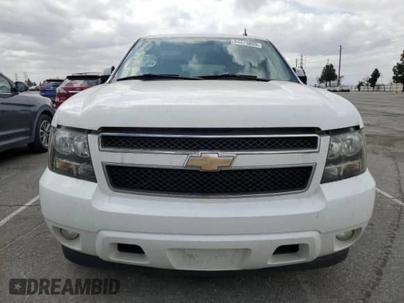 2010 Chevrolet Suburban LT z VIN 1GNUCJE05AR210539, wystawiony jako Copart lot #54875855 z przebiegiem 166 305 mil mil oraz Czysty tytuł • Clean title. Historia ofert i sprzedaży dostępna na DreamBid. Obrazek 5.