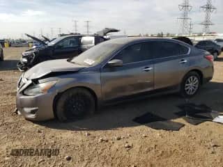 2015 Nissan Altima 2.5 with VIN 1N4AL3AP0FC283067, listed as a Copart auction lot 84791725 with 147,034 mi miles and Salvage title. Bid and sale history available at DreamBid. Image 1.