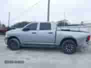 2019 Ram 1500 Express z VIN 1C6RR7KT7KS743055, wystawiony jako IAAI lot #41298661 z przebiegiem 57 536 mil mil oraz . Historia ofert i sprzedaży dostępna na DreamBid. Obrazek 14.