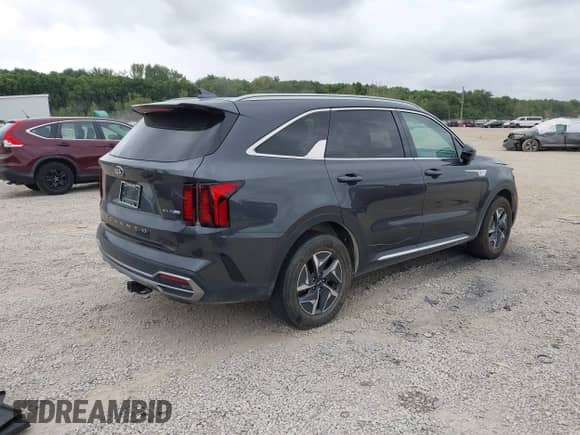 2021 Kia Sorento EX with VIN KNDRH4LG0M5019057, listed as a IAAI auction lot 43055674 with 83,265 mi miles and . Bid and sale history available at DreamBid. Image 4.