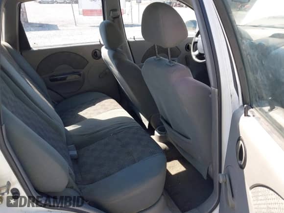 2005 Chevrolet Aveo LS с VIN KL1TD62645B300987, выставлен на аукционе IAAI как лот 43314786 с пробегом 152 764 миль миль и . История ставок и продаж доступна на DreamBid. Изображение 8.